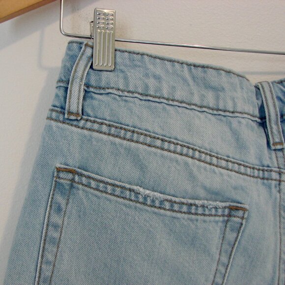 Distressed Mom Jean Shorts Hidden California Denim Light Wash Raw Hem Size Small - Picture 10 of 13
